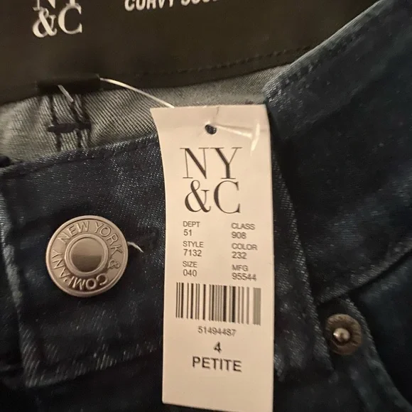 Brand new with tags! NY&Company, size 4 petite - Picture 4 of 4